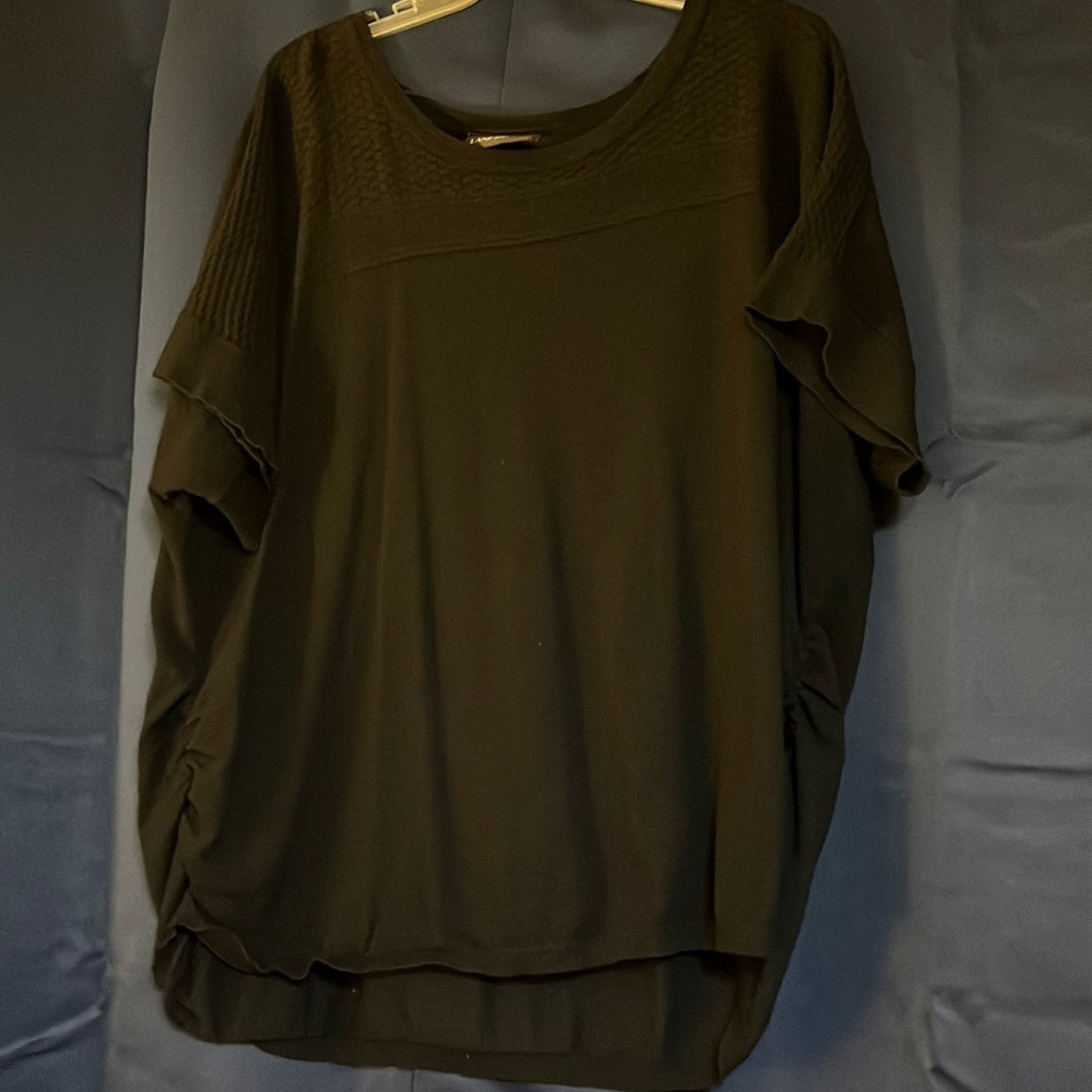 Black lightweight shirt sleeve sweater